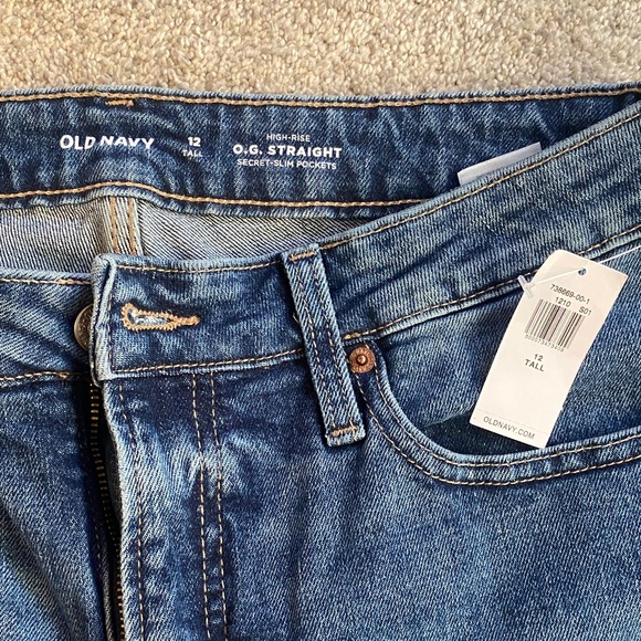 Old Navy Women's Straight Leg Jeans in Deep Blue - Picture 2 of 4